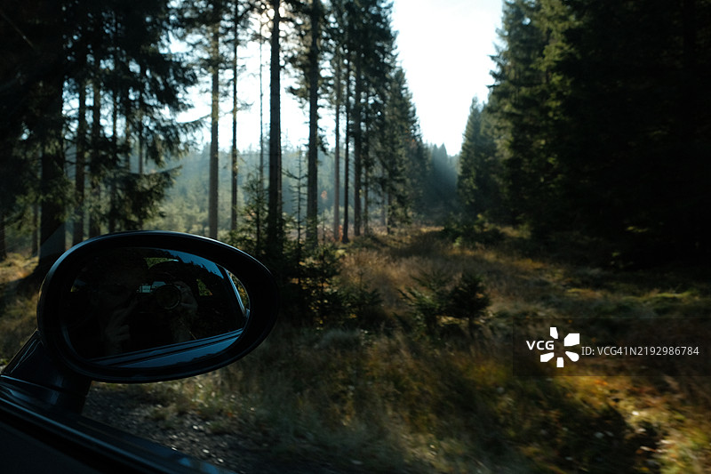 侧视镜的特写镜头图片素材