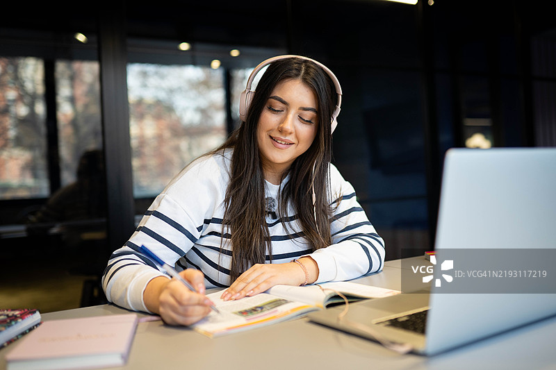 在线教师图片素材