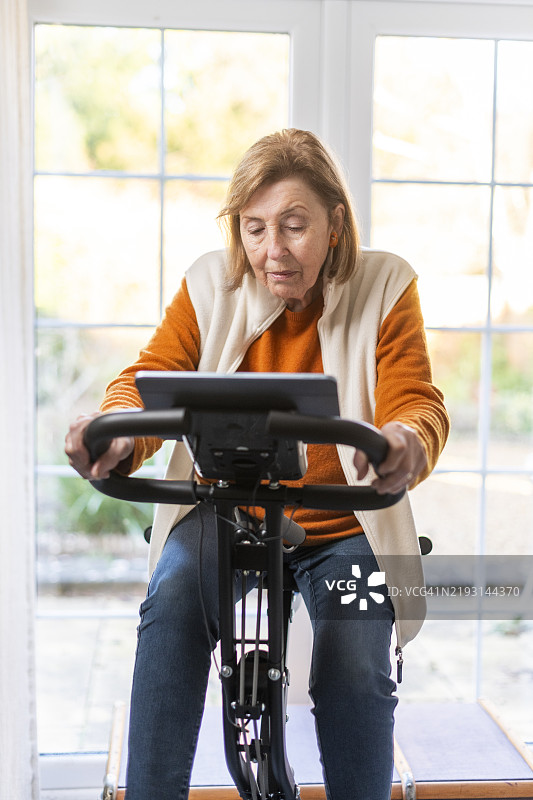 家庭锻炼图片素材