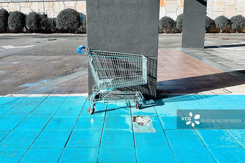 购物车在外面图片素材