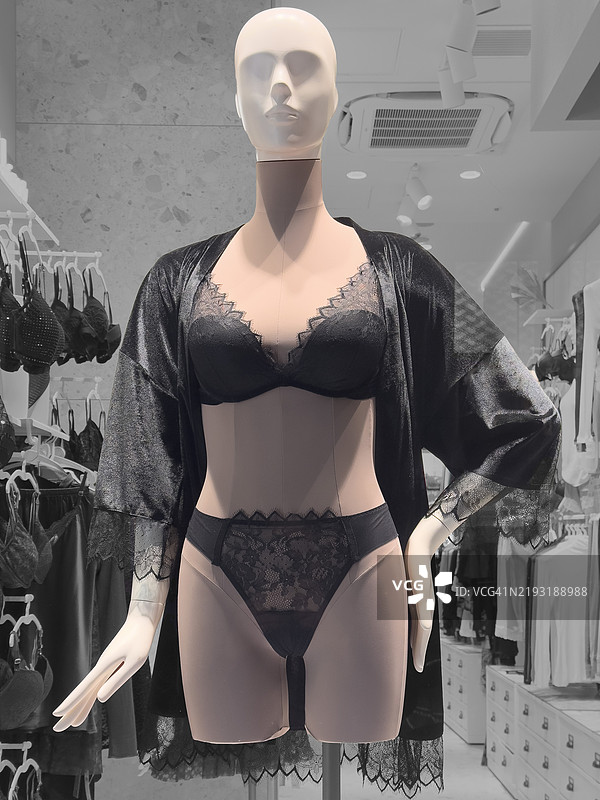 模特上的La Dolce Vita内衣图片素材