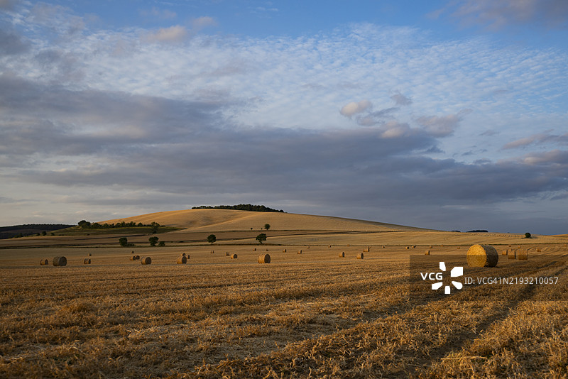 法国乡村的干草堆图片素材