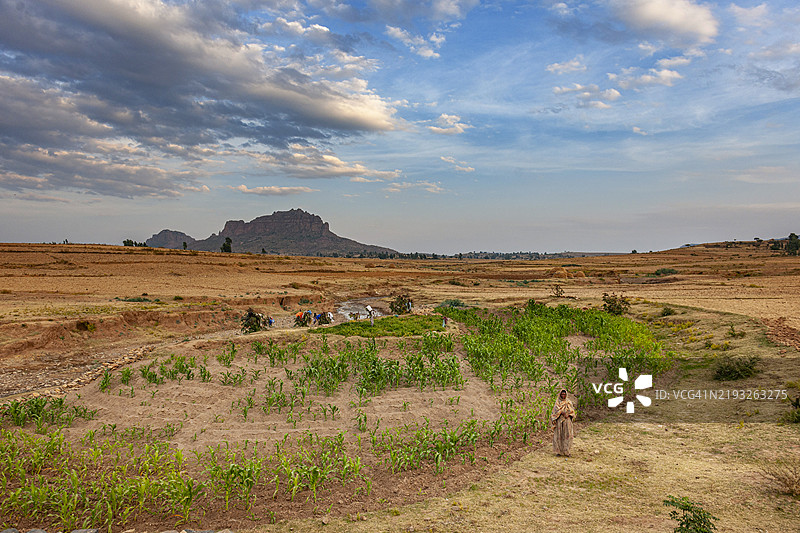 玛里亚姆·帕帕塞提教堂附近的提格雷高原风景图片素材