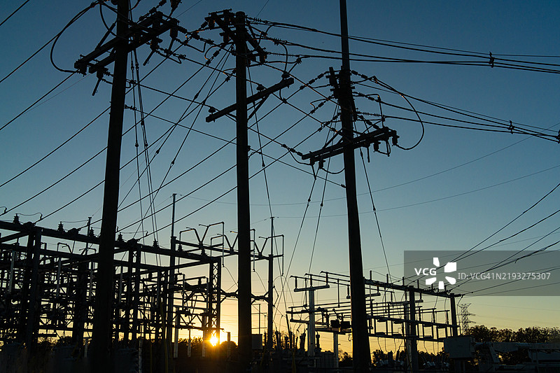 日落时分的电力站图片素材