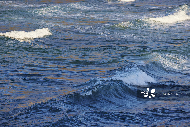 破浪，圣拉蒙炮台，阿尔梅里亚，安达卢西亚，西班牙图片素材