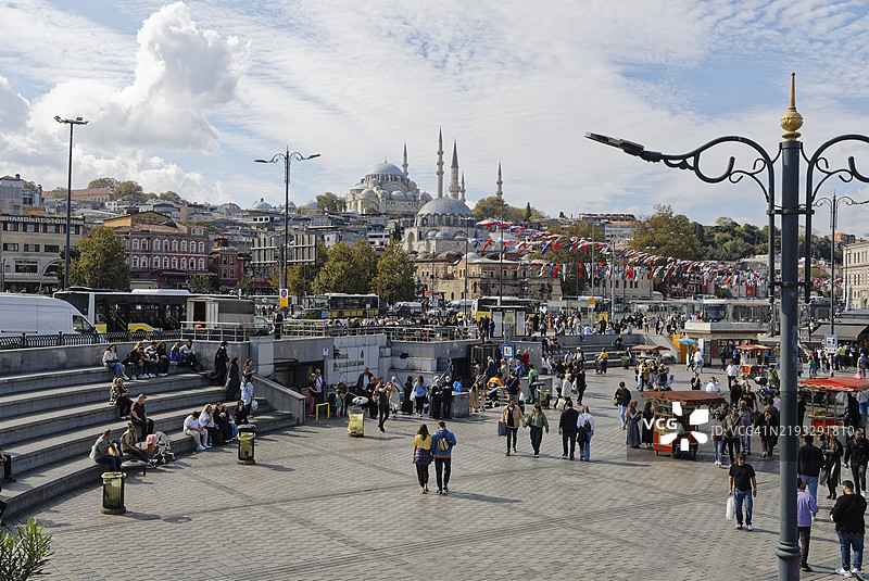 伊斯坦布尔城市的城市天际线。图片素材