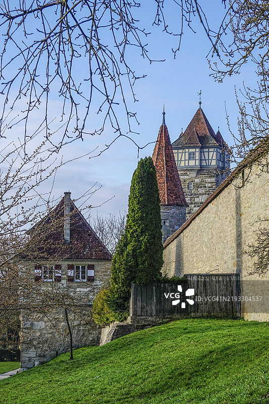 德国巴伐利亚自由州，弗兰肯地区，中弗兰肯，安斯巴赫区，罗滕堡，韦伯塔姆和罗德塔姆的东城墙图片素材