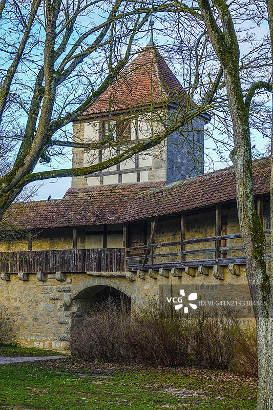 罗滕堡城墙和石灰塔，安斯巴赫区，中法兰克尼亚，法兰克尼亚，巴伐利亚自由州，德国，欧洲图片素材