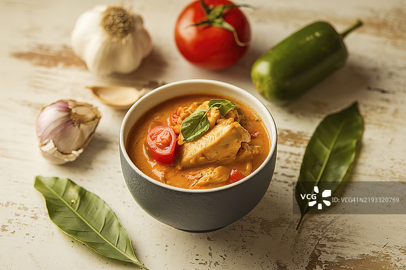 一杯鸡肉咖喱的照片图片素材