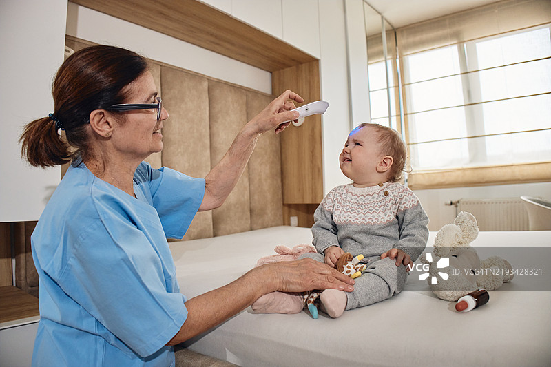 家庭访问的医疗工作者图片素材