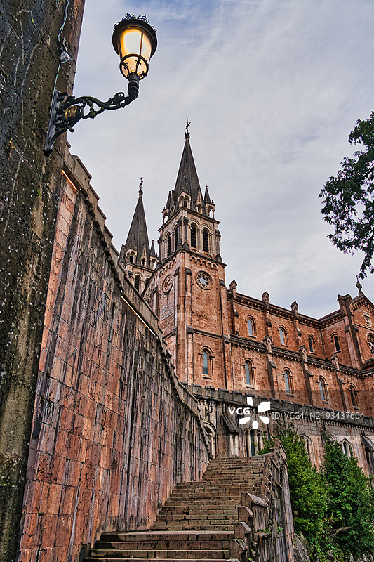 科瓦东加圣玛丽亚大教堂 - 西班牙翁尼斯港图片素材