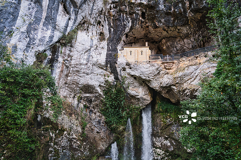 西班牙阿斯图里亚斯的科瓦东加圣洞图片素材