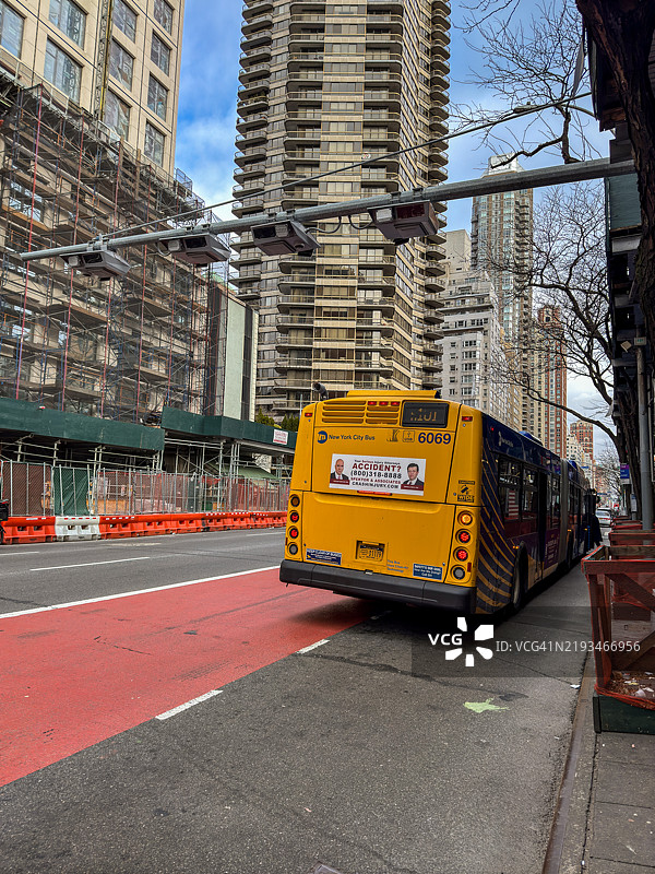 纽约市麦迪逊公园和公园大道的拥堵定价交通摄像头图片素材