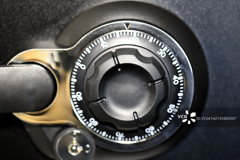 安全保险箱，组合锁图片素材