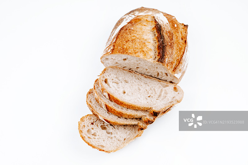 白色背景上的面包，特写镜头图片素材