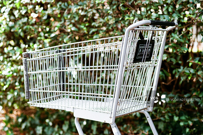 被遗弃的购物车图片素材
