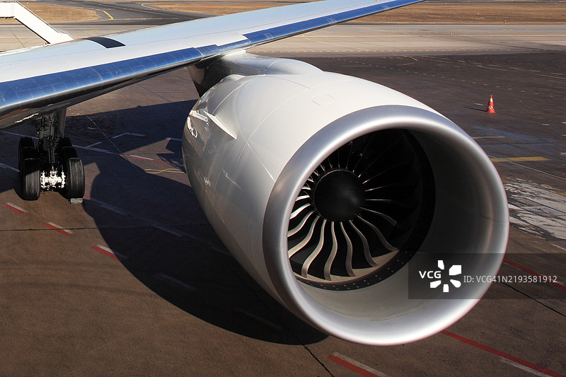 客运飞机的发动机图片素材