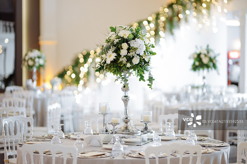 活动派对或婚礼接待的餐桌布置图片素材