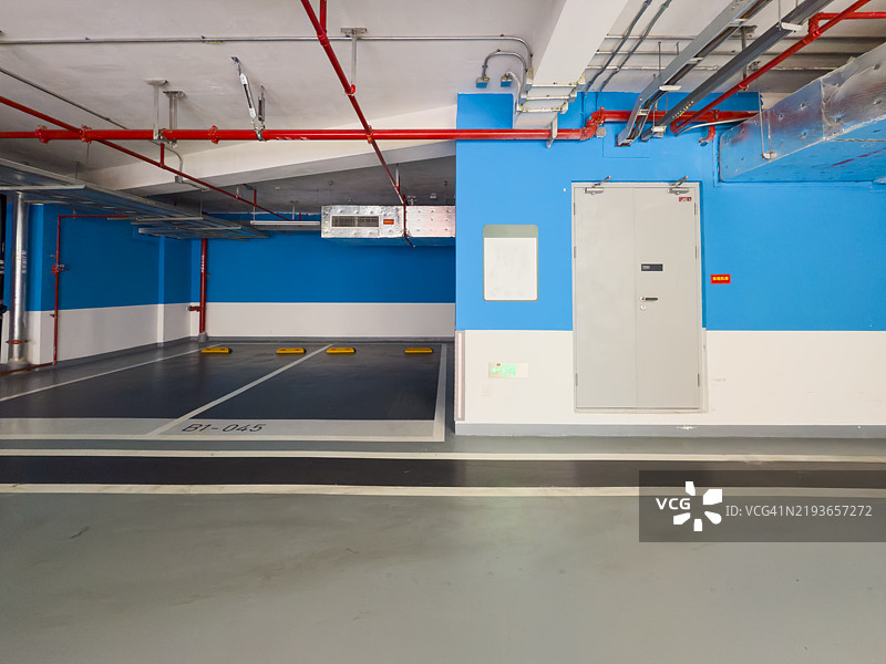 地下停车位图片素材