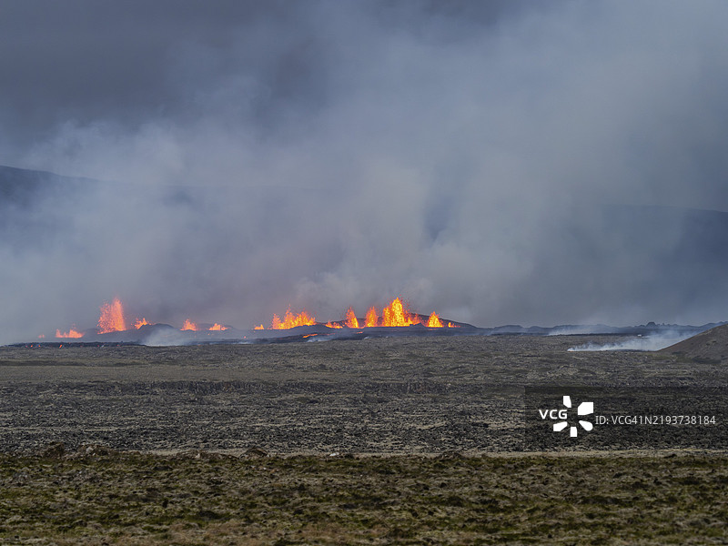 冰岛格林达维克附近的火山喷发，欧洲图片素材