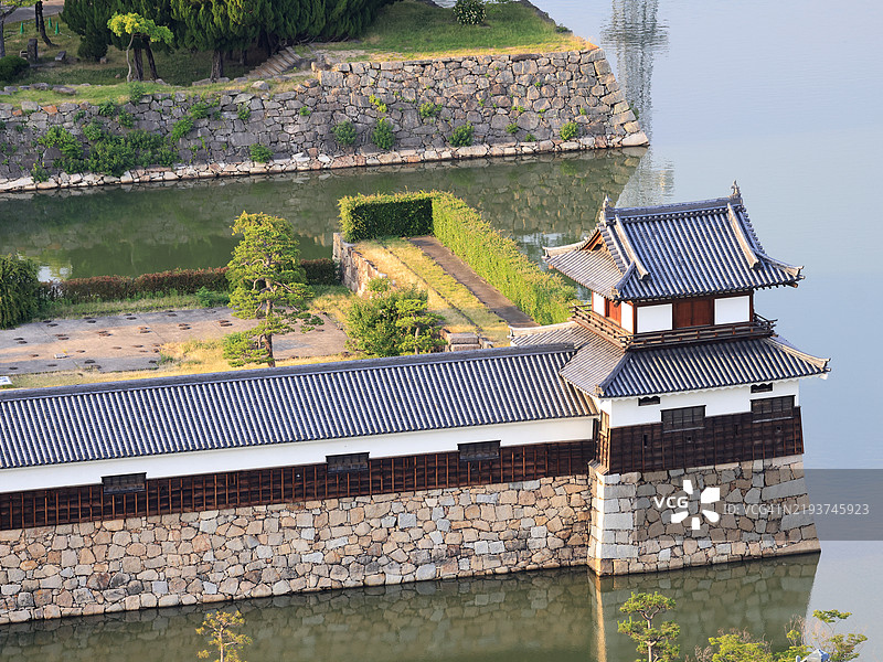 广岛城 - 太鼓矢仓、玉之矢仓及其上方的护城河图片素材