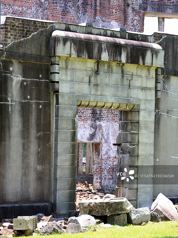 广岛日本和平纪念公园的原子弹圆顶建筑特写图片素材