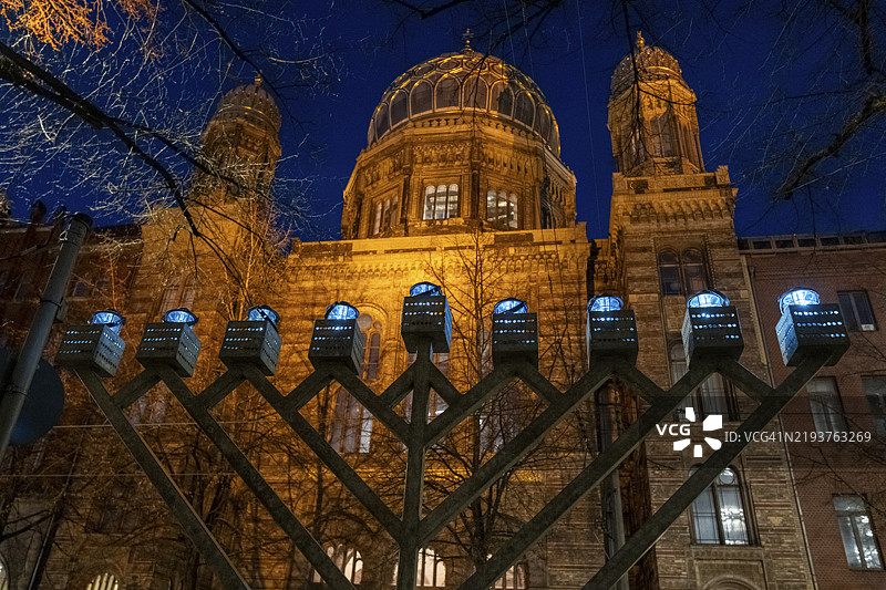 德国，柏林，2025年1月2日，哈努卡烛台，新犹太教堂，奥拉宁堡街，欧洲图片素材