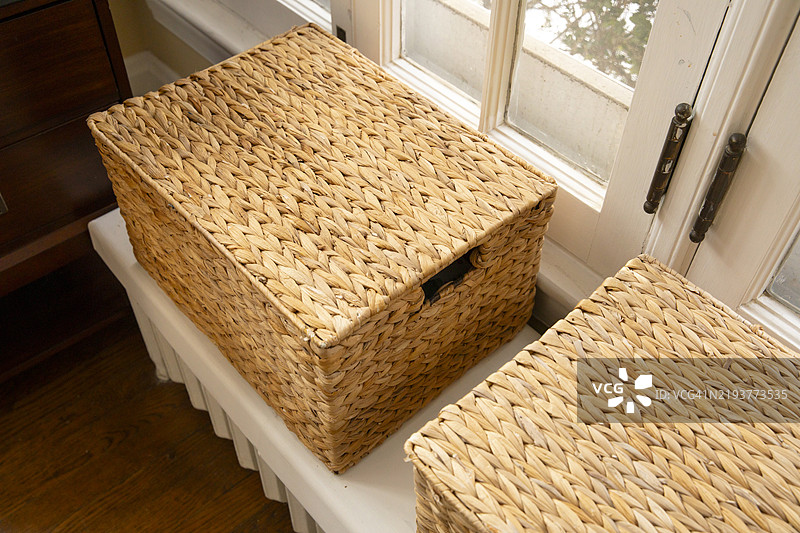 编织储物箱，整理，整洁的房间图片素材