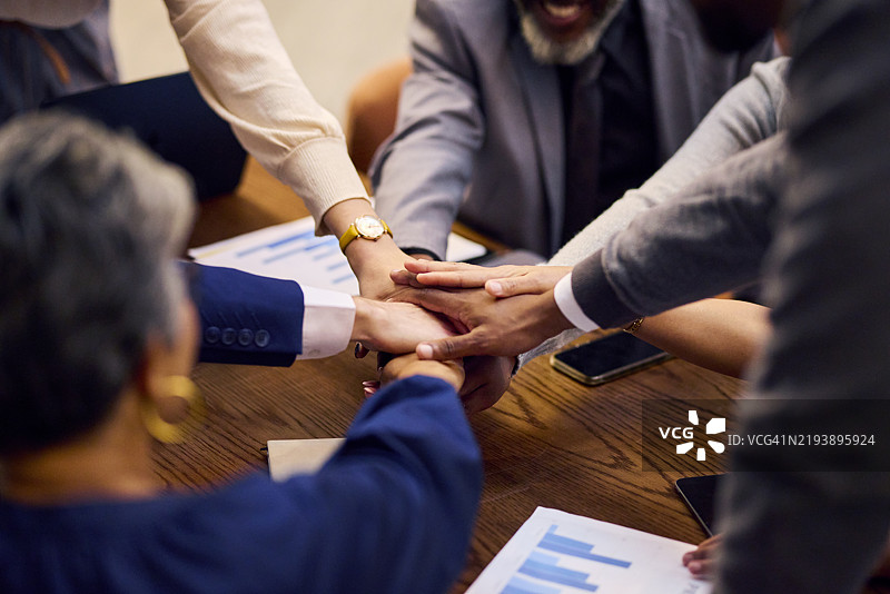 团结的双手：团队合作与协作图片素材