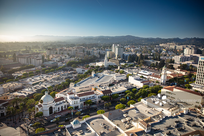 洛杉矶西伍德村的无人机视角图片素材