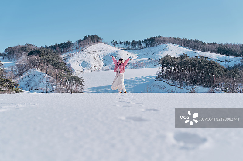 冬天，雪，雪景，年轻女性，国内旅行图片素材