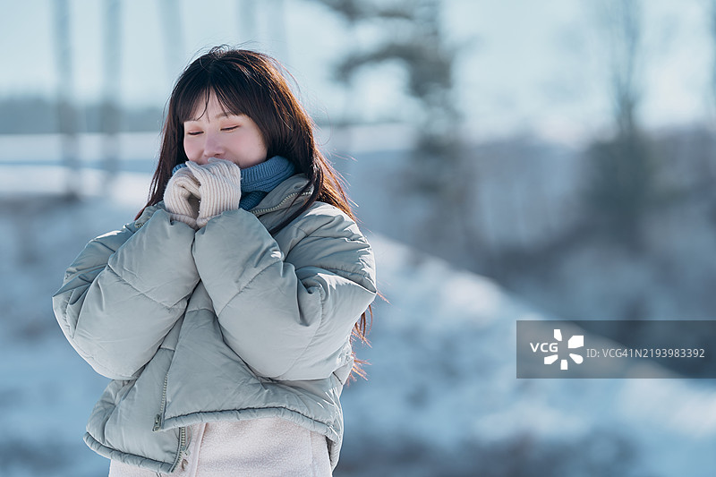 冬季，雪，雪景，年轻女性，国内旅行图片素材