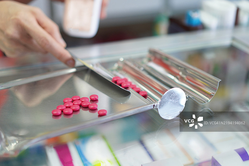 不锈钢药物托盘图片素材