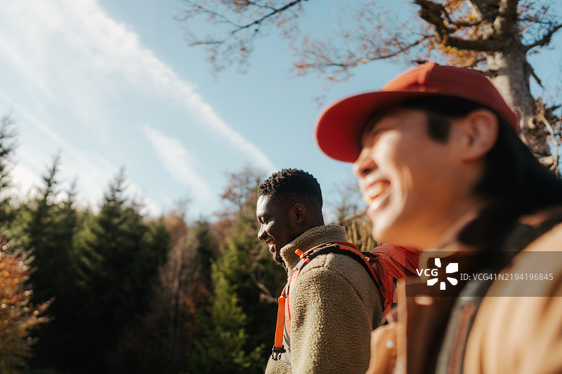 和我最好的朋友一起徒步旅行图片素材