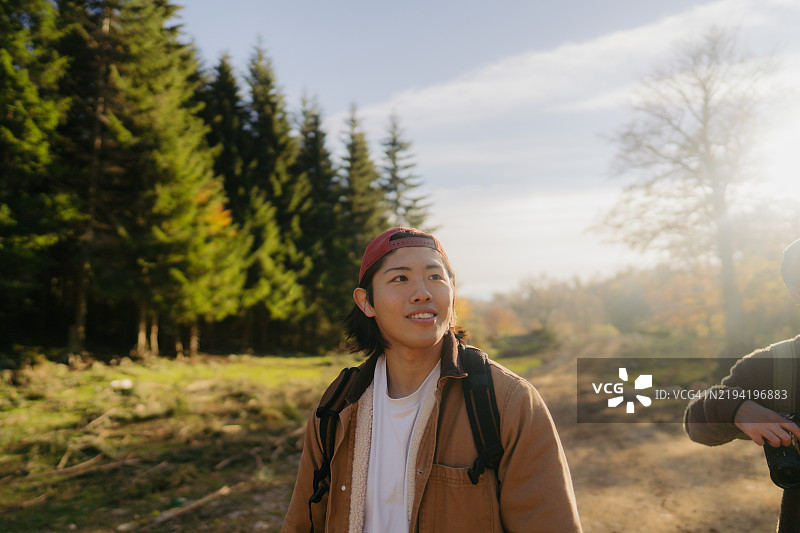 和我最好的朋友一起徒步旅行图片素材