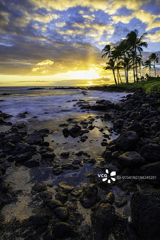 夏威夷，美国，日落时分的海景图片素材