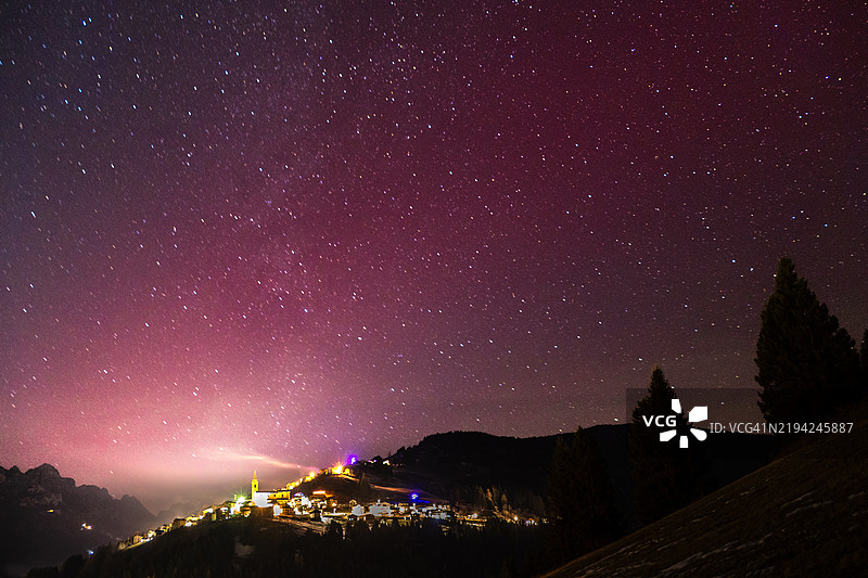 夜空中星空的美丽景色图片素材