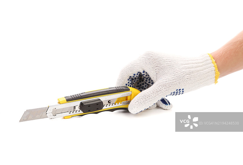 手握卷尺，背景为白色图片素材