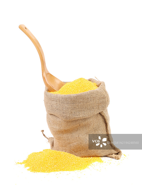 麻袋里的玉米粉和木勺图片素材