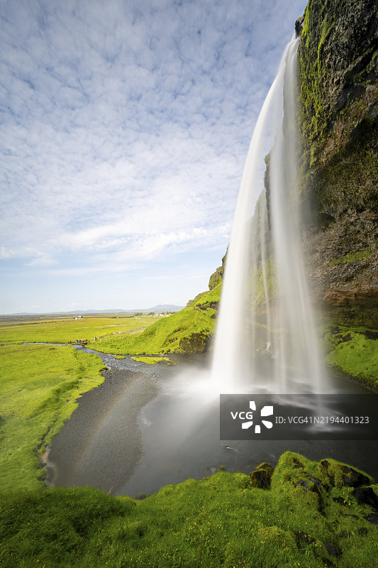 塞尔雅兰瀑布与彩虹，长时间曝光，塞尔雅兰河，冰岛南部，冰岛，欧洲图片素材