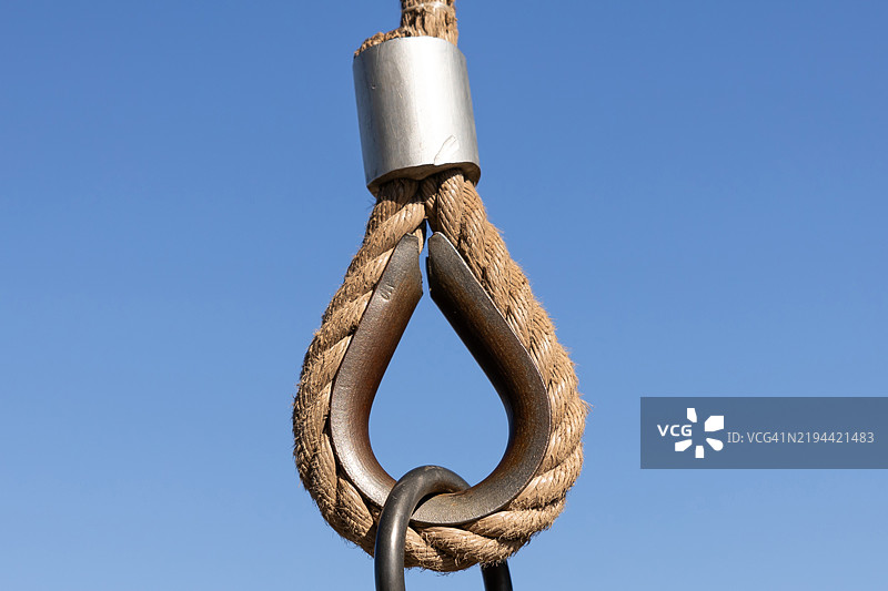 带孔的绳索图片素材