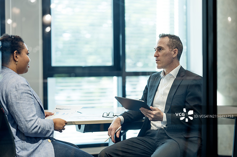 企业的人力资源规划有助于更好地与组织目标对齐，并实现人力资源的高效配置。图片素材