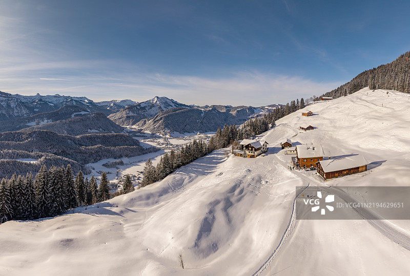 冬季奥地利阿尔卑斯山的美丽景色图片素材