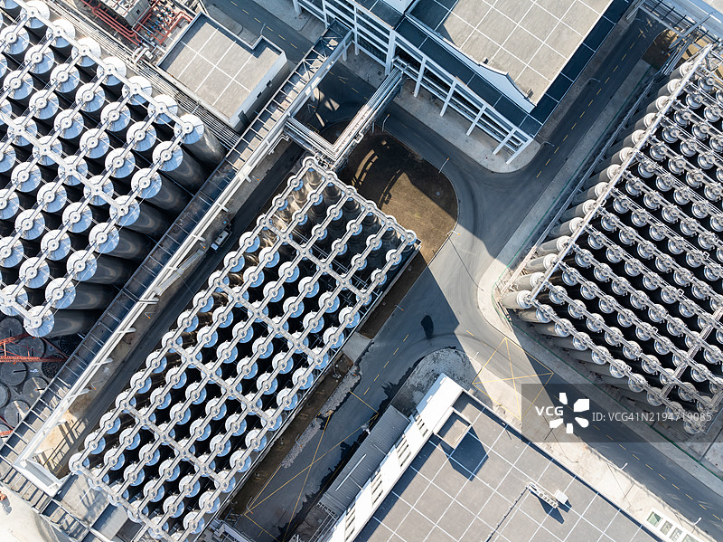 啤酒酿造厂的水储存罐图片素材