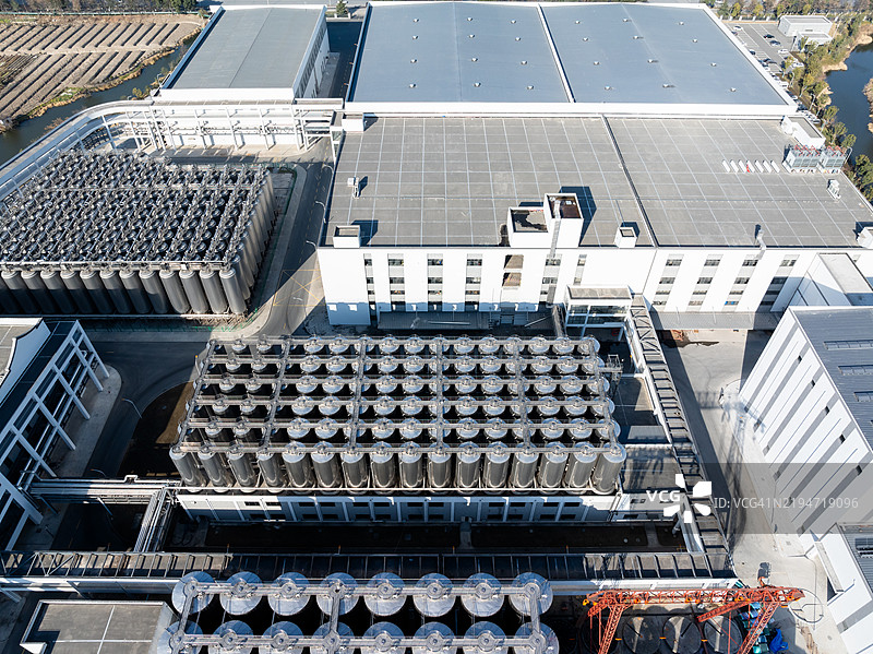 啤酒厂的水储存罐图片素材