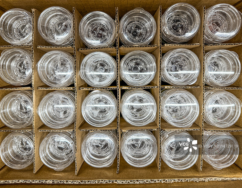 喜马拉雅粉盐摇盐瓶图片素材