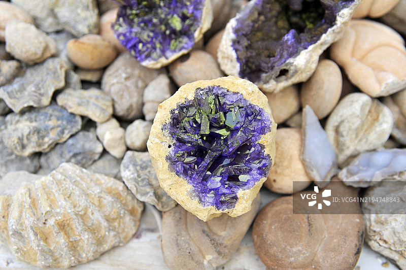 紫水晶 - 紫色石英图片素材