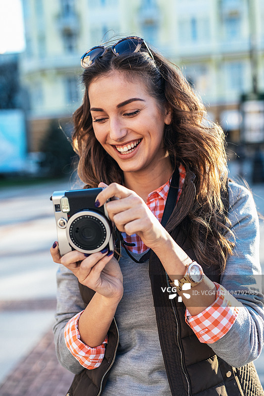 城市女性摄影师图片素材