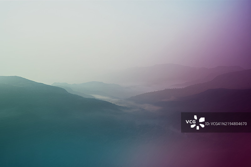 背景抽象朦胧山脉色彩丰富的壁纸数字艺术渐变粉彩戏剧性背景图片素材