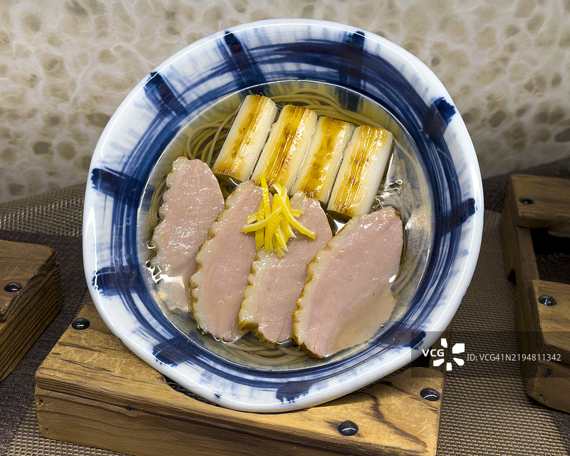 鴨南蛮蕎麦食品模型：视觉美味图片素材